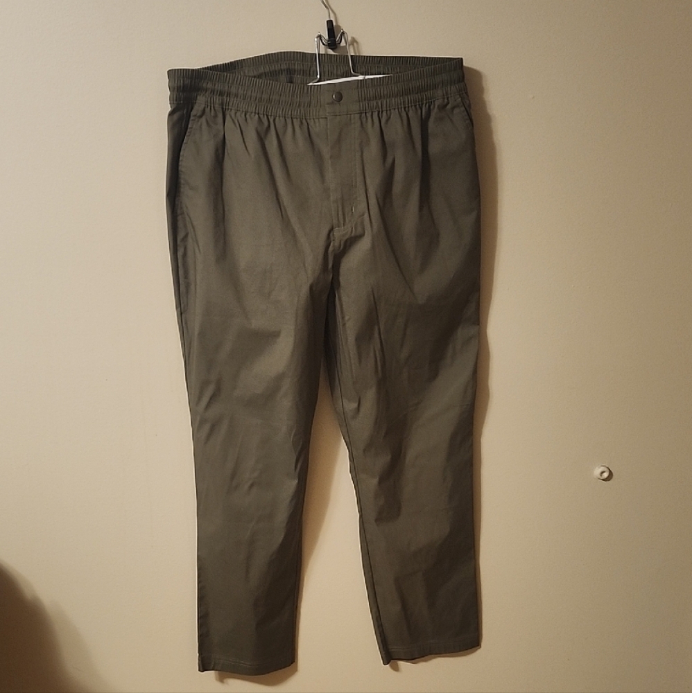 Men's New BalanceOlive Green Pants